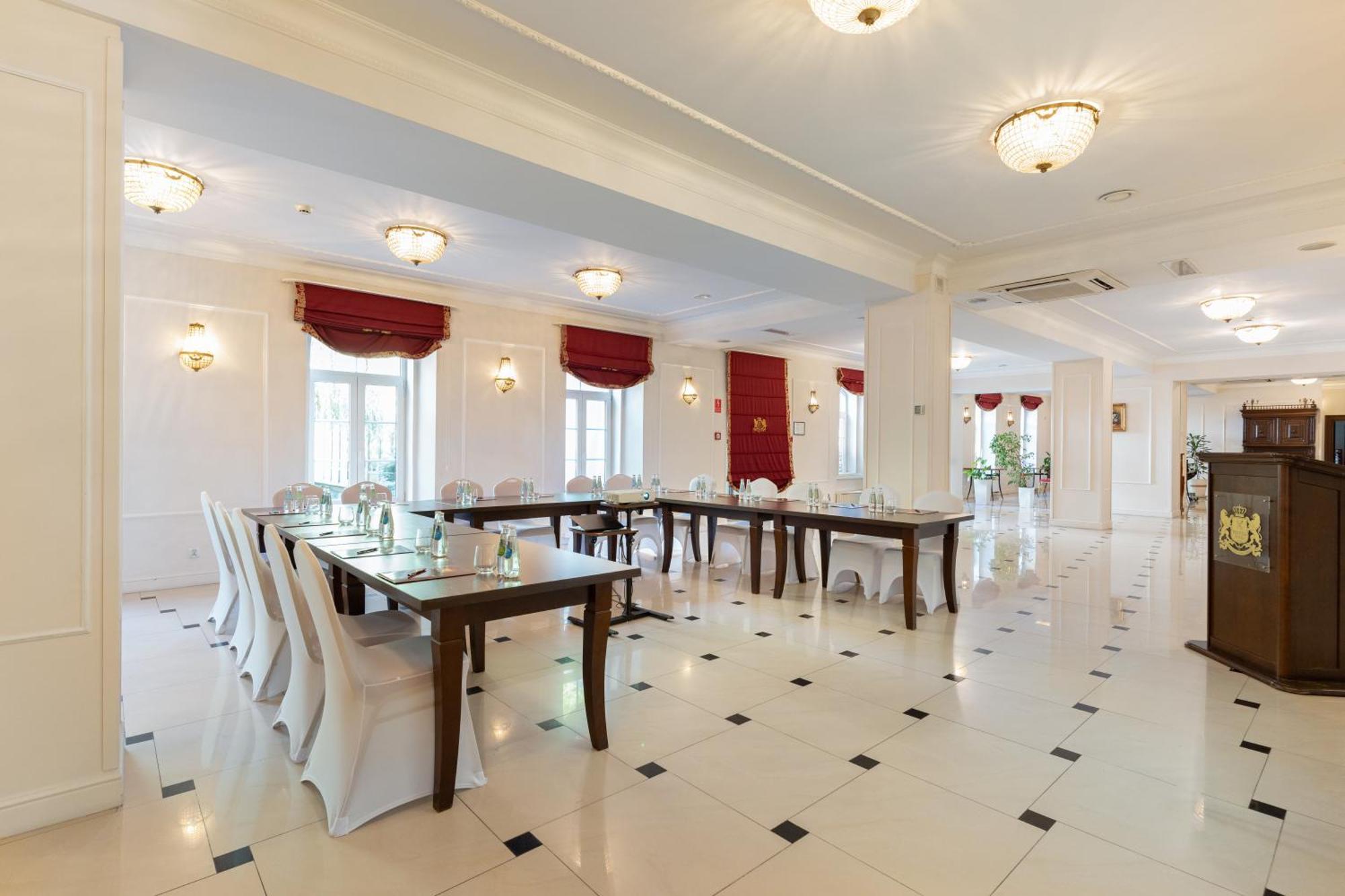 Royal Hotel Modlin Nowy Dwór Mazowiecki Εξωτερικό φωτογραφία